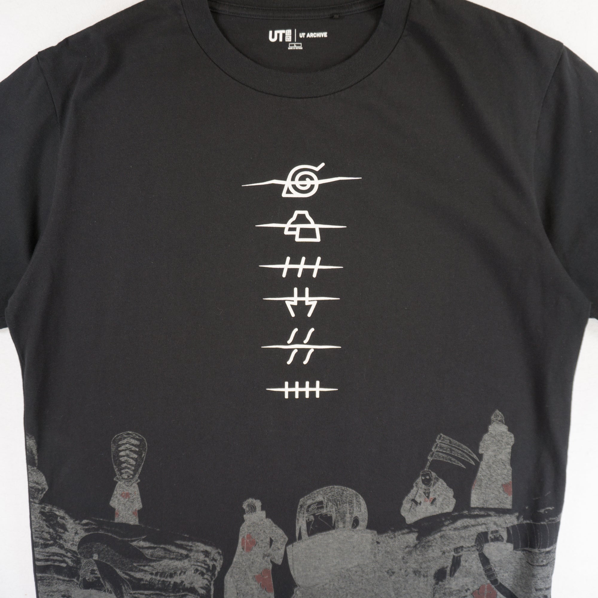 Uniqlo X Naruto Черна Тениска с Графика