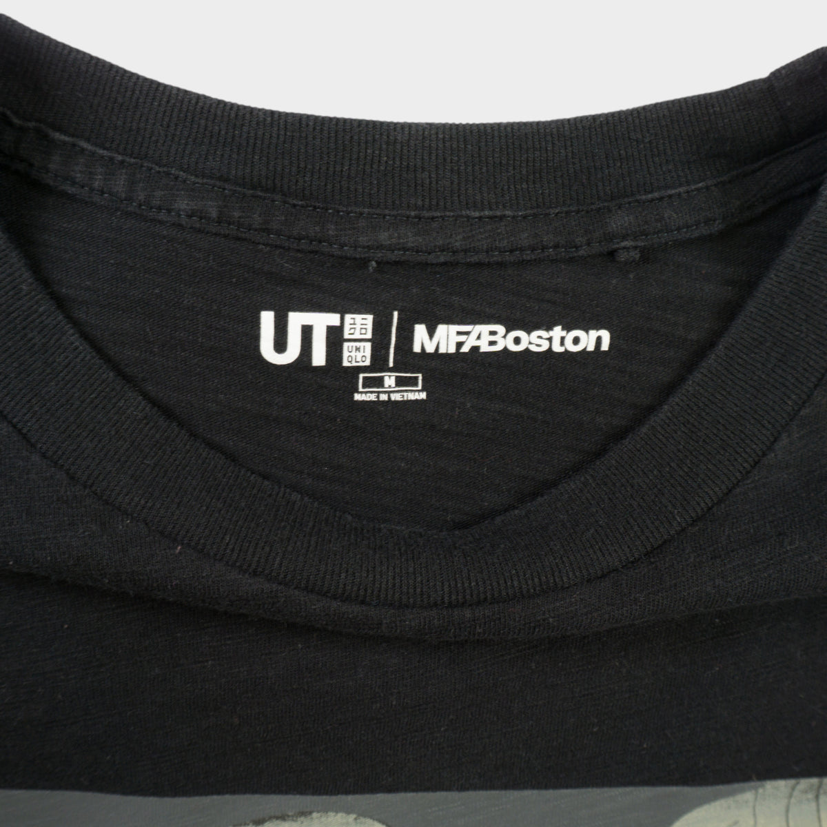 Uniqlo X MFA Boston Черна Тениска с Графика