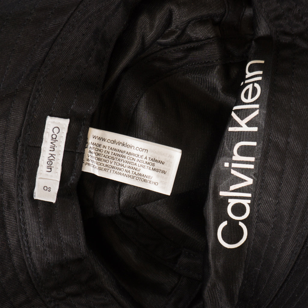 Calvin Klein Черна Шапка Идиотка